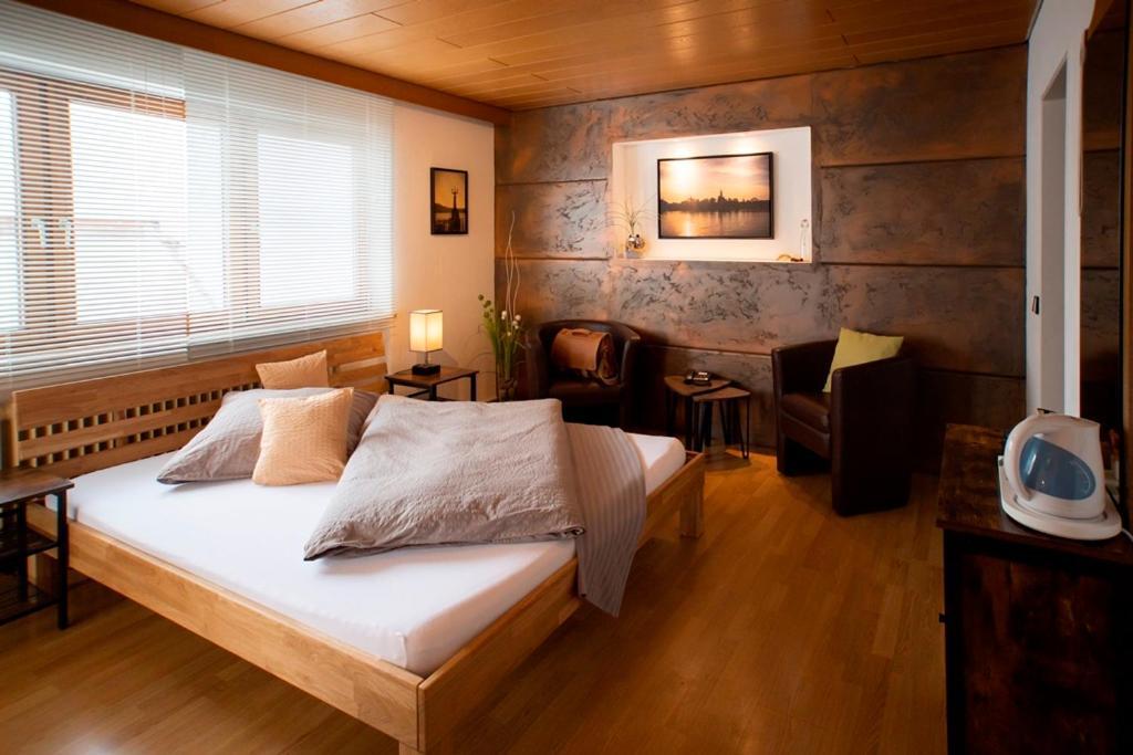 Haus Rose Bed & Breakfast Allensbach Exterior photo