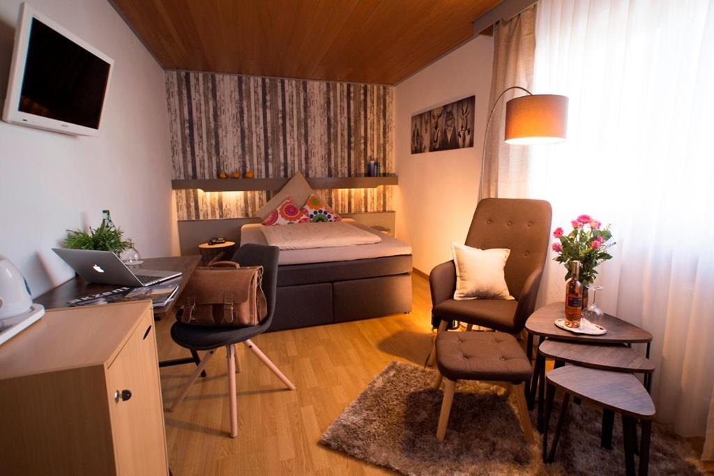 Haus Rose Bed & Breakfast Allensbach Exterior photo